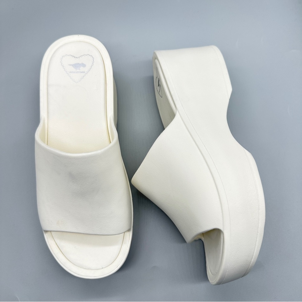 👉 Chic White Slide Sandals - Picture 6 of 6